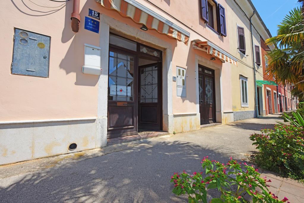 Apartment House Senna Пореч Экстерьер фото